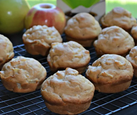 Diabetic-Friendly Apple Muffins